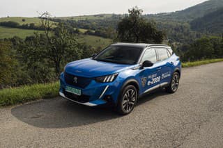 Peugeot e2008 