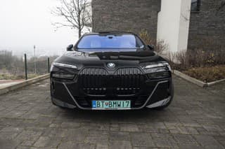 BMW i7 M60