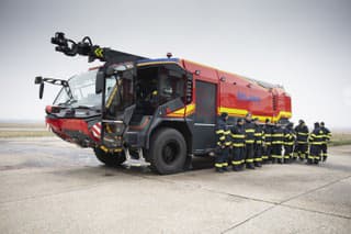 Panther 6x6 na letisku