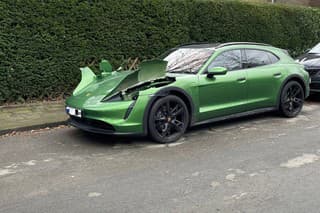 Porsche Taycan rozpárané ako