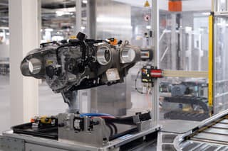 BMW spustilo výrobu elektromotorov