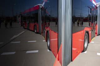 Megatrolejbus prišiel do Bratislavy.