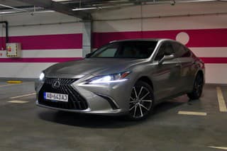Lexus ES300h 2025