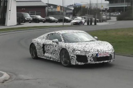 Audi R8 prichytené počas