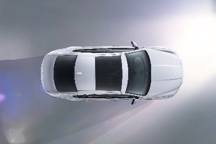 Jaguar XF sa predstaví