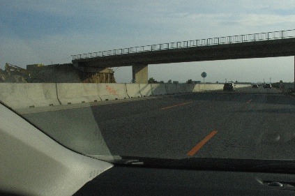 Demolácia mosta nad diaľnicou
