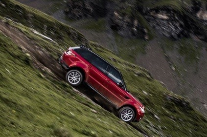 Range Rover Sport downhill