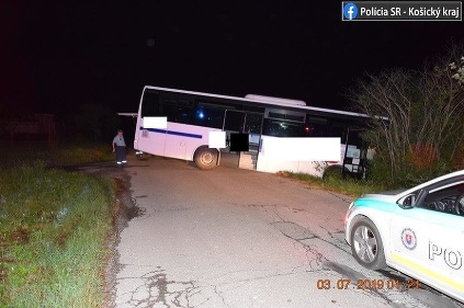 Nehoda autobus Slanec