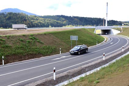 Nová mimoúrovňová križovatka pri