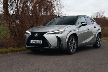 Lexus UX 300h
