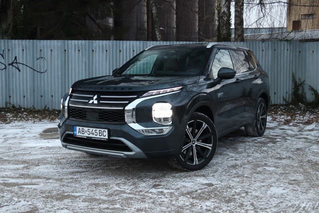 Mitsubishi Outlander PHEV 2025