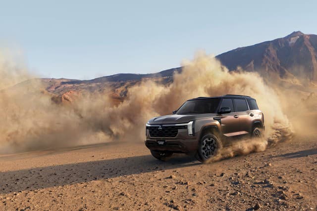 Mitsubishi Pajero 2027