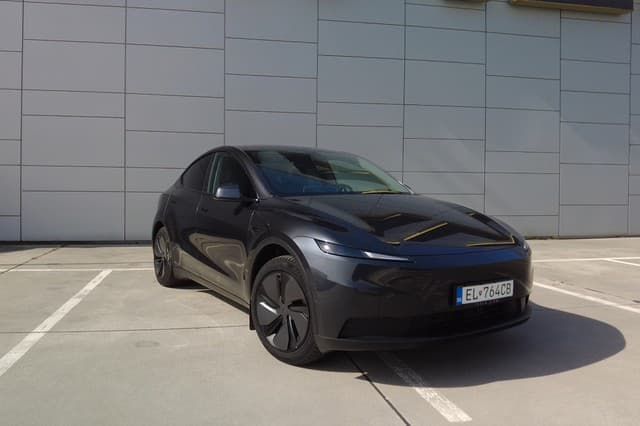Tesla Model Y RWD