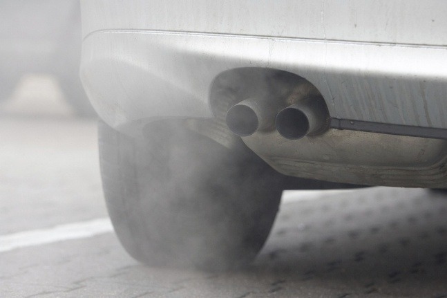 Motor nezohrievajte dlhým behom na mieste - ale ani ho hneď nezaťažte naplno