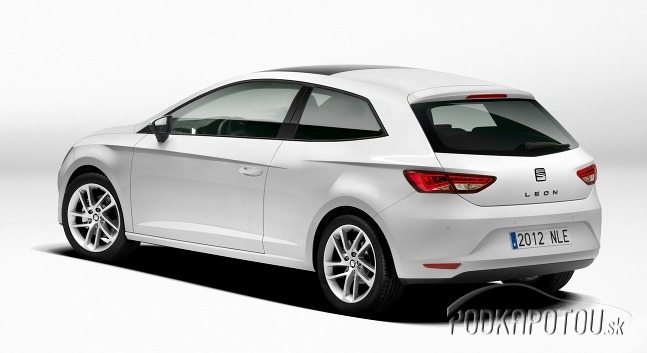 Trojdverová verzia má športovejší vzhľad ako päťdverový hatchback.