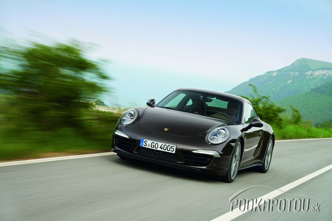 Jeden z vyše dvadsiatich modelov legendárnej 911-ky: Porsche 911 Carrera 4S Coupé.