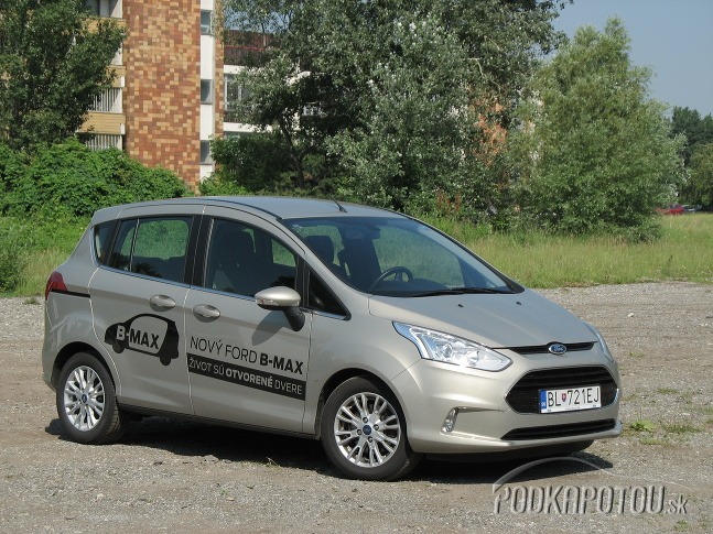 Ford B-MAX je vozidlo z kategórie najmenších rodinných vanov postavený na báze Fiesty.