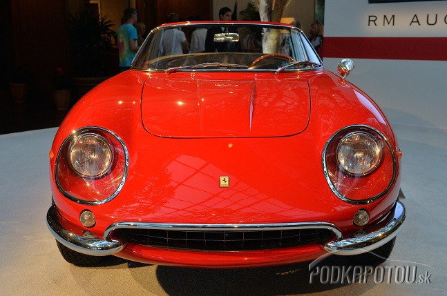 Ferrari NART Spider a Mercedes W196
