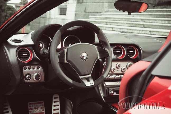 Touring Superleggera Disco Volante 2012