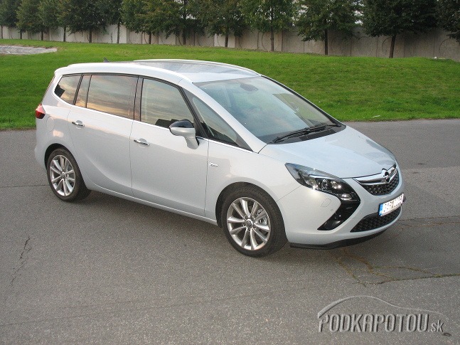 Opel Zafira Tourer s motorom 1,6 CDTi a v najvyššej výbave Cosmo bol týždeň našim spoločníkom.