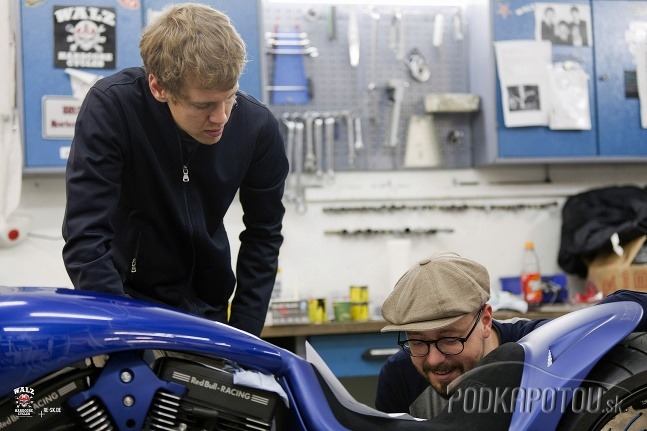 Sebastian Vettel má doma aj takto motocykel od Marcus Walz Hardcore Motorcycle