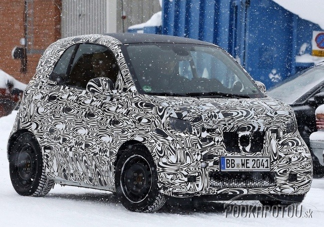 Smart ForTwo novej generácie pri testovaní