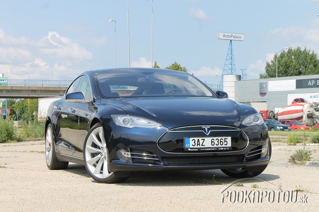 Tesla Model S 85 kW/h Performance