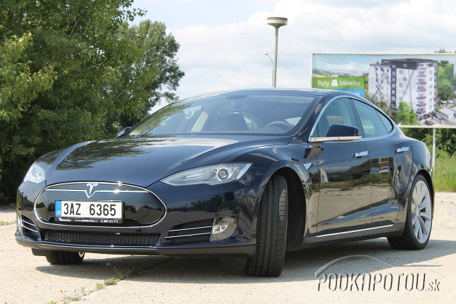Tesla Model S 85 kW/h Performance