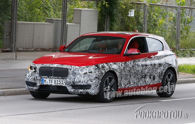 BMW Active Tourer 7miest a BMW 1 facelift 