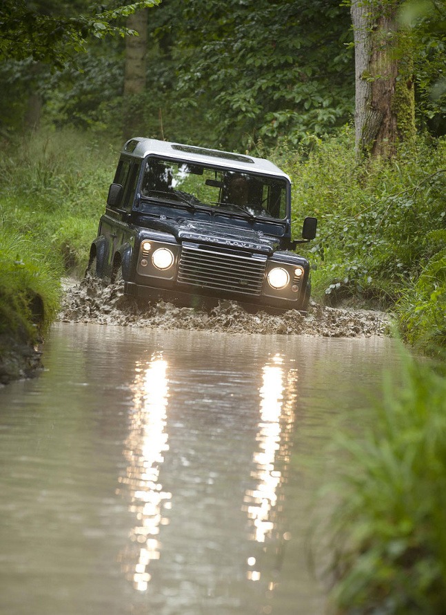 Land Rover Defender na konci roka končí, v Európe...