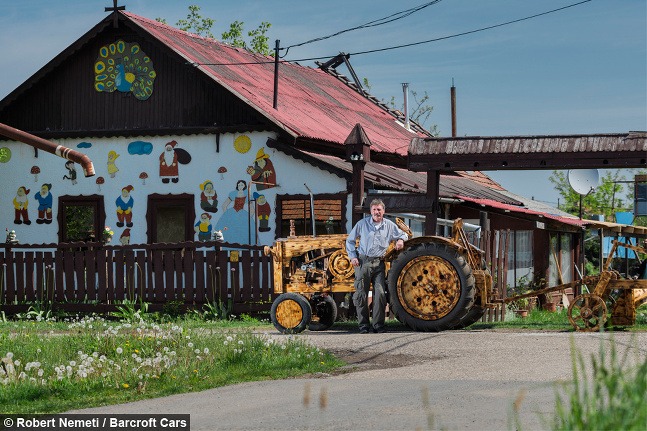 Maďar vyrobil traktor z dreva