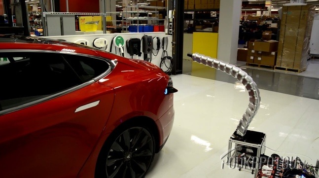 Tesla robotické rameno