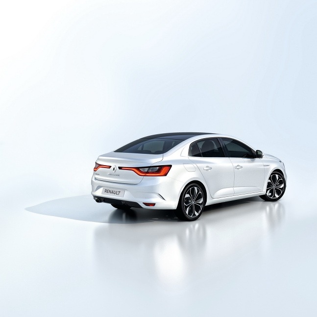 Renault Mégane sedan sa bude volať Gran Coupe.