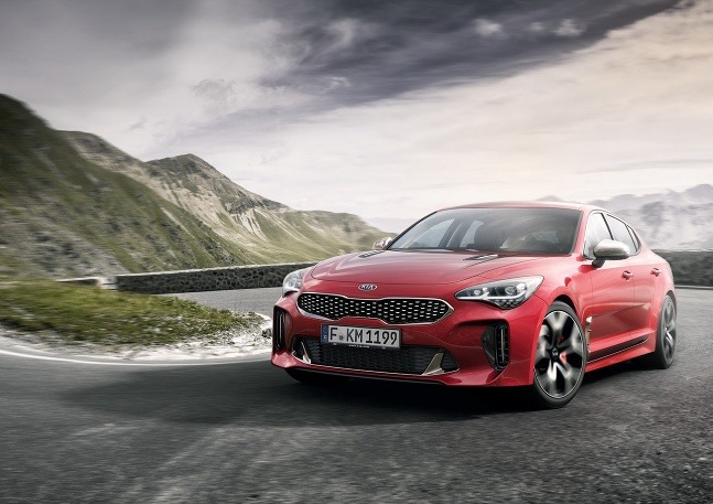 Kia Stinger a Stinger GT 2017
