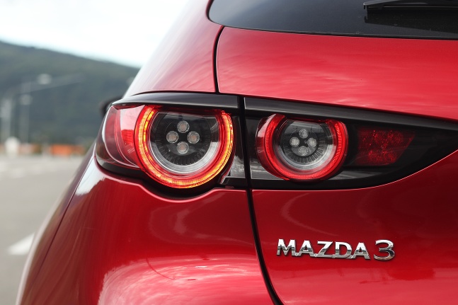 Mazda 3 G122