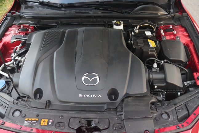 Mazda 3 Sedan SkyX
