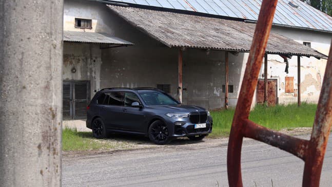 BMW X7 Dark Shadow