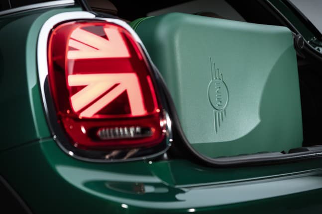 Mini je verné farbe British Racing Green