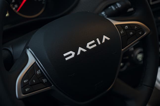 Dacia má nové logo, novú identitu, je viac eko