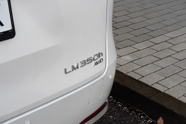 Lexus LM 350h AWD