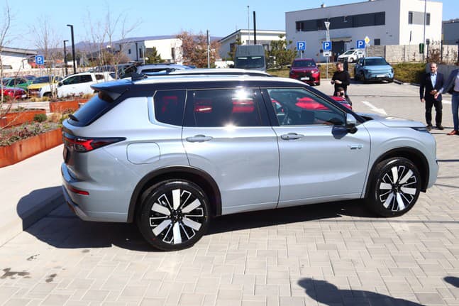 Mitsubishi Outlander MY25