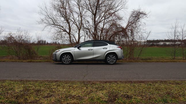 Lexus UX 300h