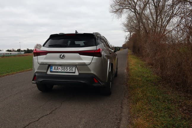Lexus UX 300h