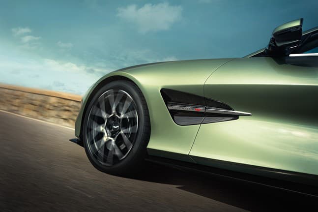 Aston Martin Vanquish Volante 