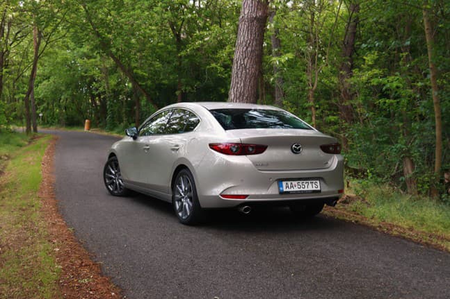 Mazda 3 2.5 Skyactiv-G AT