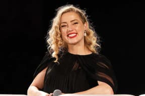 Z herečky Amber Heard