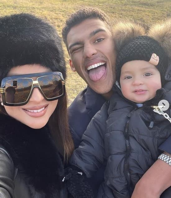 Matúš Kolarovský with Veronika Nízlová and their daughter Nea