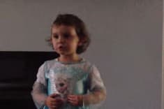 Mama nahnevala malú umelkyňu,