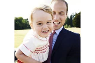 Princ George oslavuje druhé