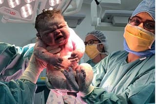 Mama v Austrálii porodila